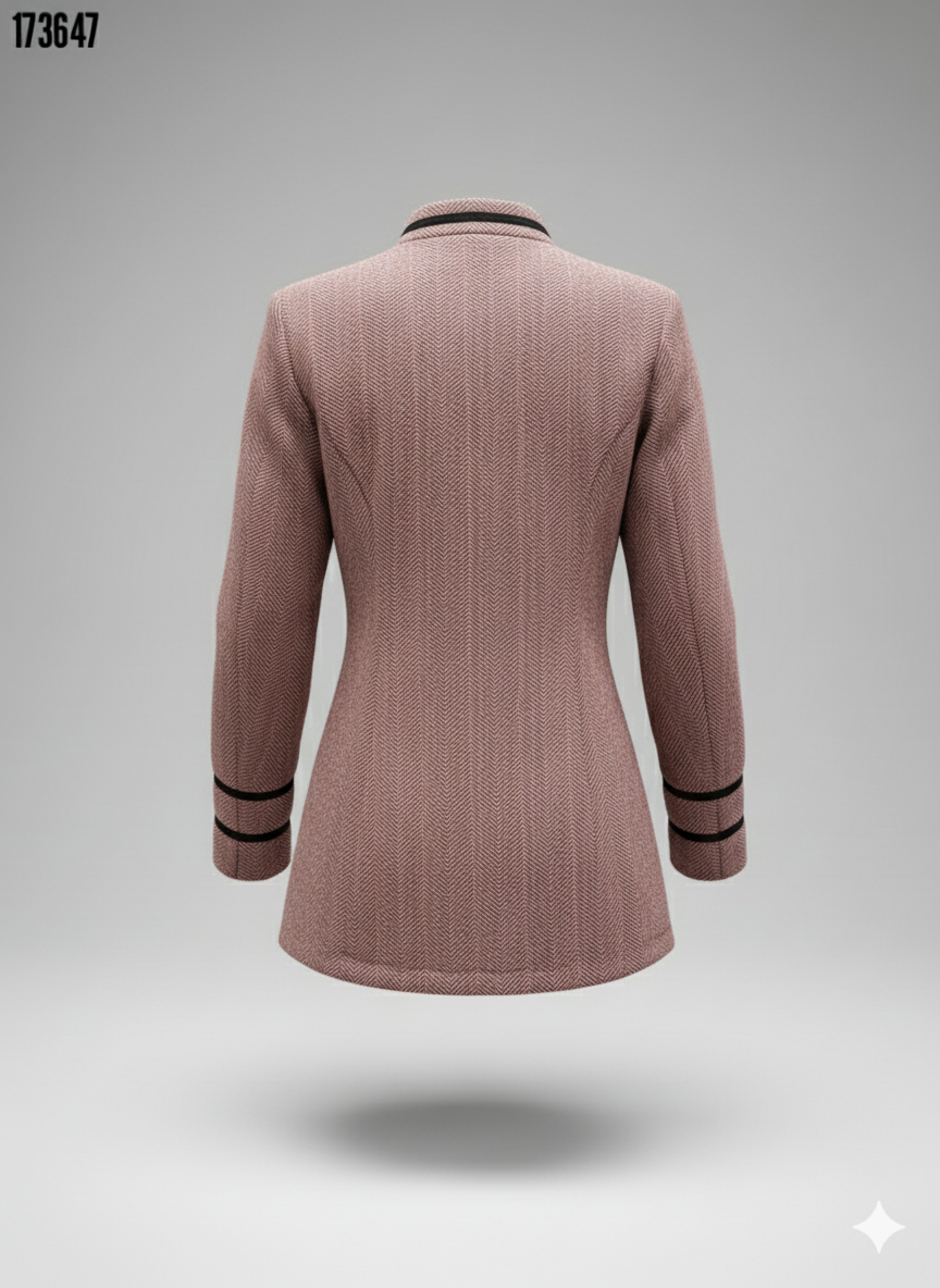 Kadın Hakim Yaka Düğme Detaylı Mini Dokuma Ceket – Şık & Modern Dış Giyim