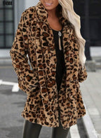 Kadın Yakalı Cepli Kısa Peluş Leopar Kaban – Sıcak & Şık Dış Giyim